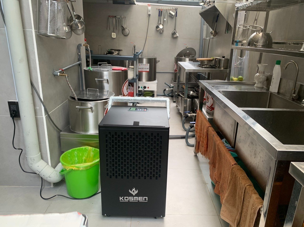 Máy hút ẩm Kosmen KM-90S hút ẩm, kiểm soát độ ẩm trong các xưởng