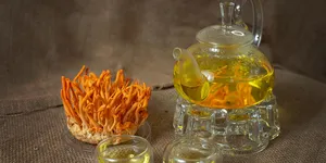 ĐÔNG TRÙNG HẠ THẢO ĂN SỐNG ĐƯỢC KHÔNG ?