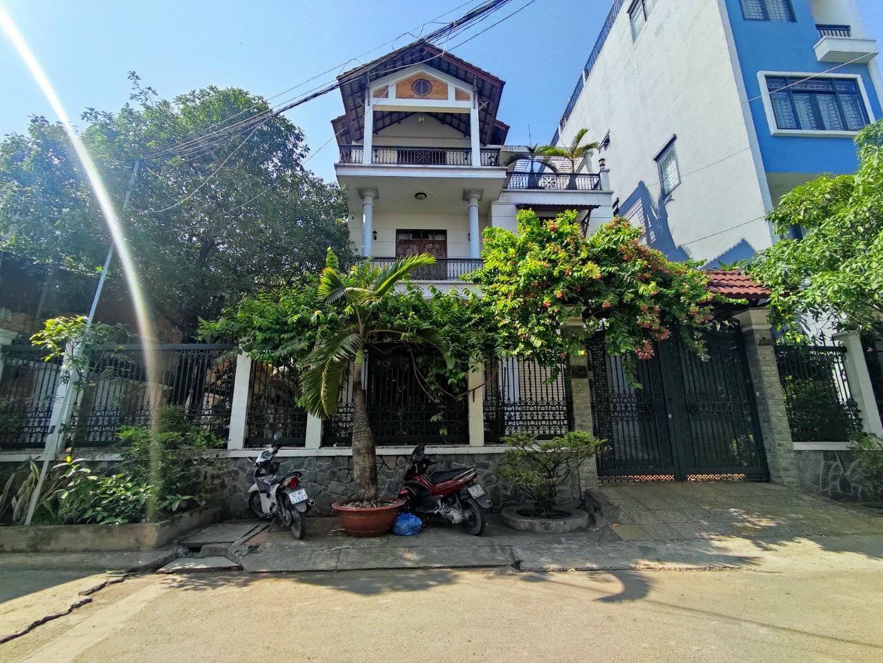Bán biệt thự Quận 7 mặt tiền đường số Lâm Văn Bền Q7