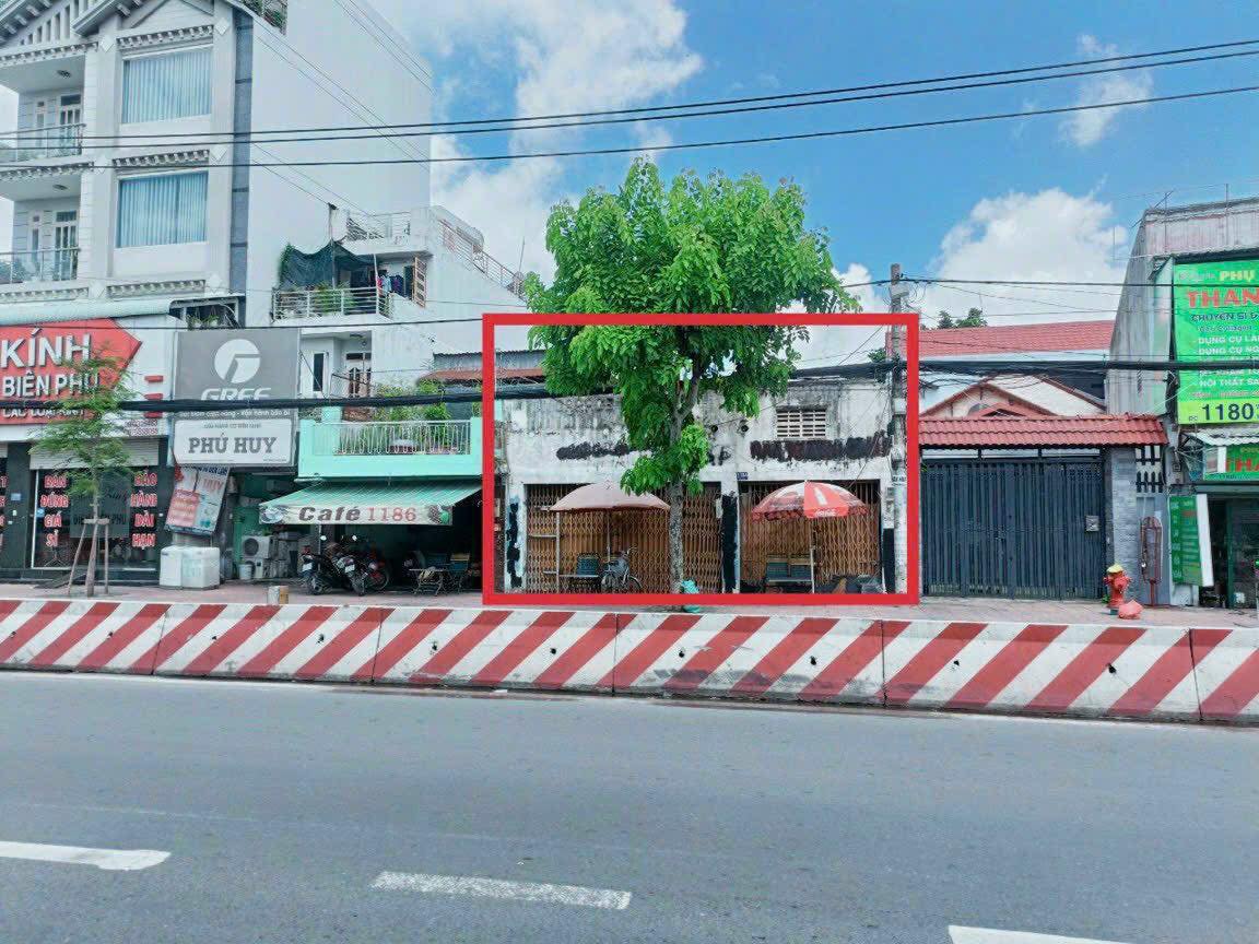 Bán nhà mặt tiền đường Huỳnh Tấn Phát Quận 7