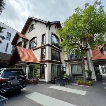 Bán biệt thự 15 Trần Văn Sắc, P. Thảo Điền, Quận 2