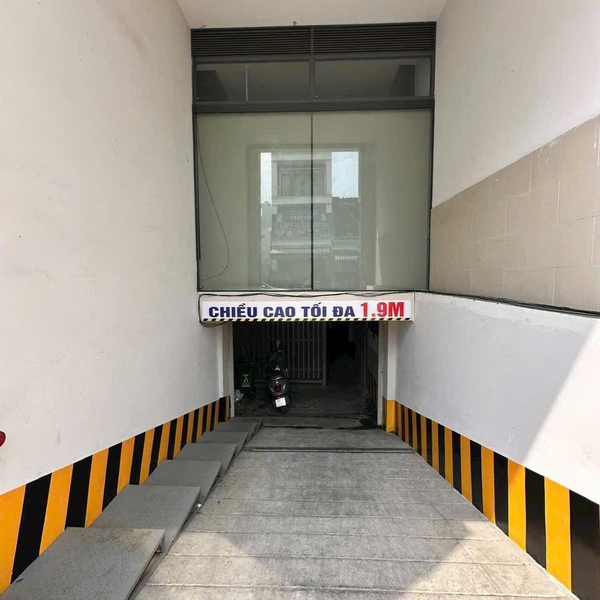 Bán tòa nhà 541 Lạc Long Quân, Phường 10, Quận Tân Bình