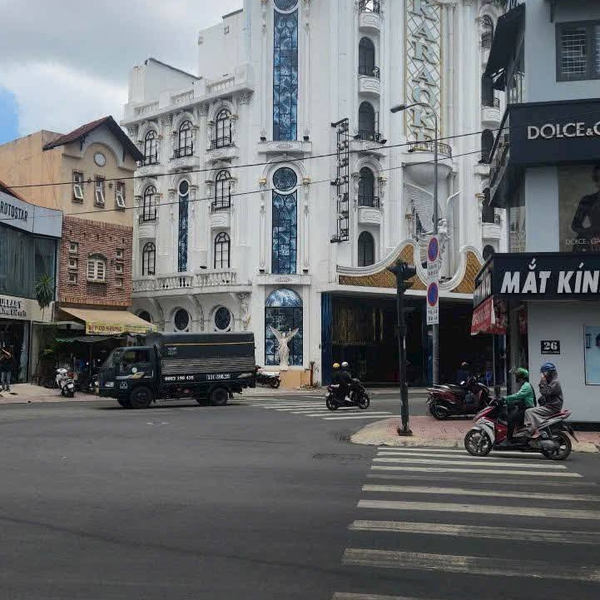 Bán toà nhà 78 Út Tịch, P. Tân Sơn Nhất, Quận Tân Bình