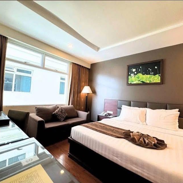 Bán khách sạn 11A-11B Thi Sách, P. Sài Gòn, Quận 1