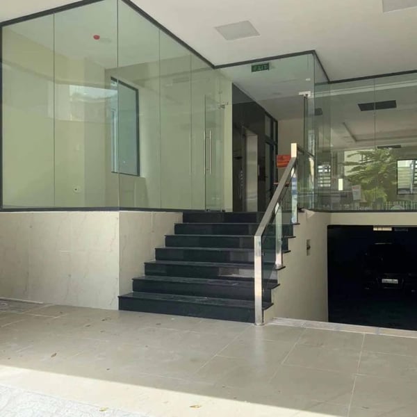 Bán toà nhà 57 - 57A - 55/2 Hồ Hảo Hớn, Phường Cô Giang, Quận 1