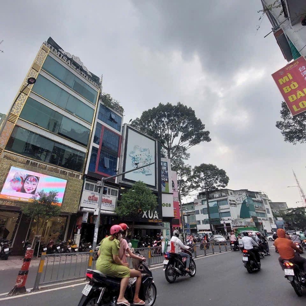 Bán nhà 163 - 165 Cao Thắng, Phường 11, Quận 10