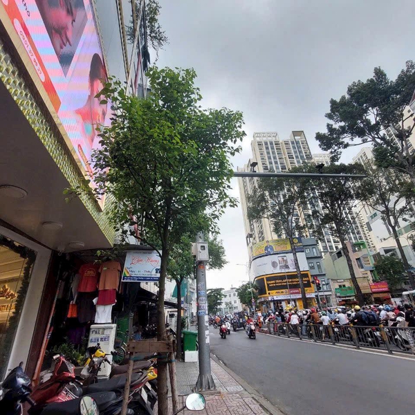 Bán nhà 163 - 165 Cao Thắng, Phường 11, Quận 10