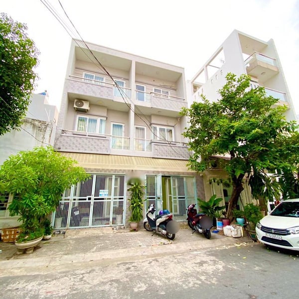 Bán nhà 3T đường 18 , tân phú 4m x 20m 