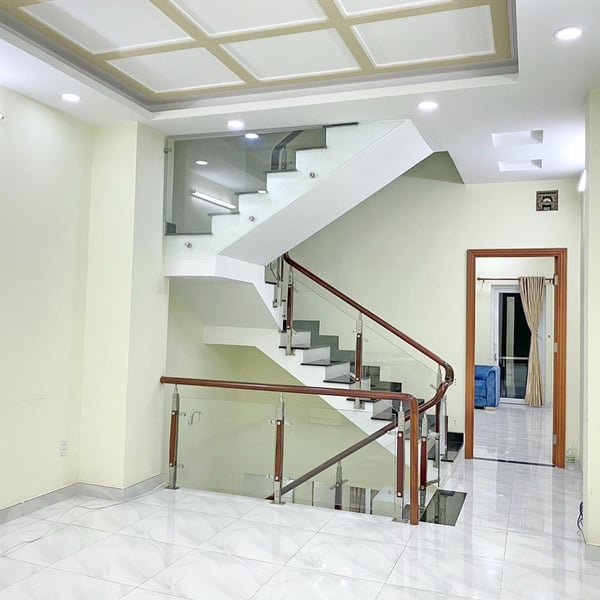 Bán nhà 3T đường 18 , tân phú 4m x 20m 