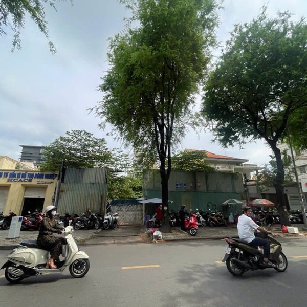 Bán đất mặt tiền 182 Nguyễn Văn Thủ, P. Tân Định, Quận 1