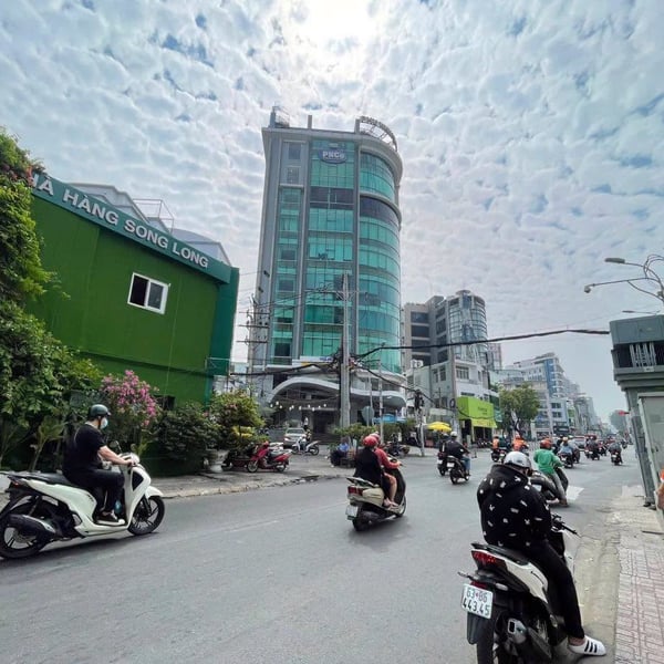 Bán nhà mặt tiền 84 Trần Huy Liệu, Phường Cầu Kiệu, TP.HCM
