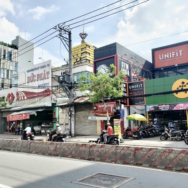 Nhà mt Huỳnh Tấn Phát , Bình Thuận 25m x 50m 