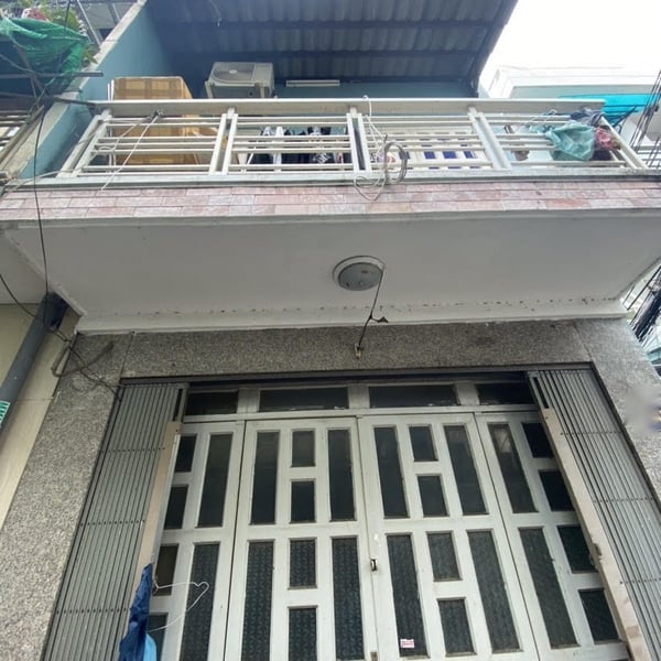 Nhà 2T mt hẻm 967 trần xuân soạn , 3.5m x 6m cách mặt tiền vài căn