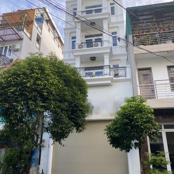 Nhà 4T mặt tiềng đường 79, tân Quy 5.7m x 20m