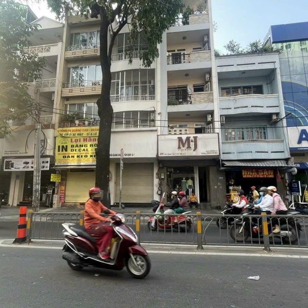 Bán nhà 257 đường Trần Quang Khải, Phường Tân Định, Quận 1