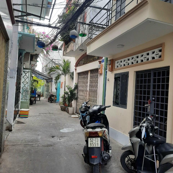 Nhà 2T hẻm 861 Trần Xuân Soạn 3,13m x 4,9m