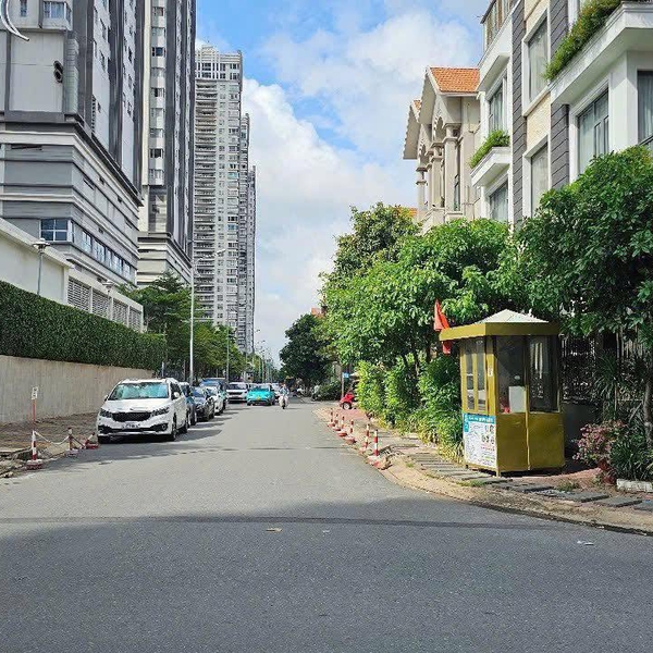 Bán biệt thự Him Lam số 3 đường số 6, P. Tân Hưng, Quận 7