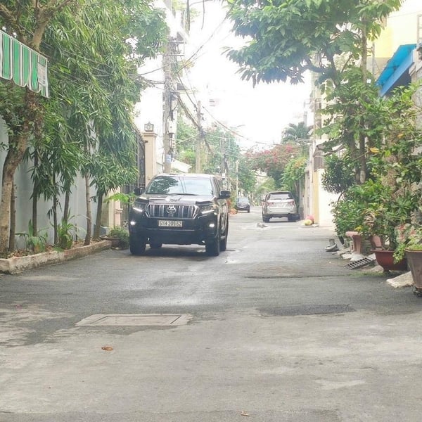 Nhà 3 tầng hẻm xe hơi khu Kiều Đàm, 5m x 19m 