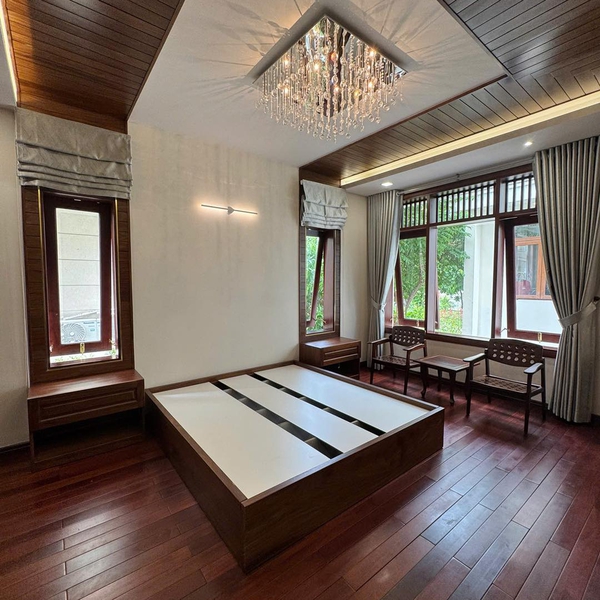 Bán biệt thự Sadeco Ven Sông Tân Phong, số 8 Đường số 17, Phường Tân Hưng, TP.HCM