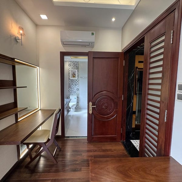 Bán biệt thự Sadeco Ven Sông Tân Phong, số 8 Đường số 17, Phường Tân Hưng, TP.HCM