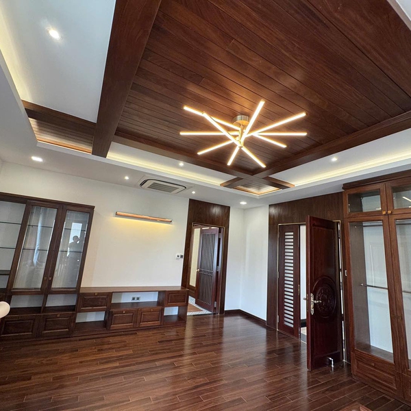 Bán biệt thự Sadeco Ven Sông Tân Phong, số 8 Đường số 17, Phường Tân Hưng, TP.HCM