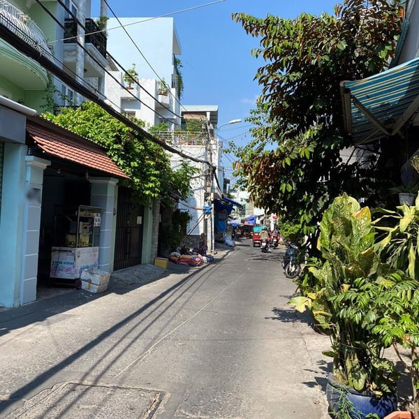 Bán nhà 2 lầu hẻm 30 Lâm Văn Bền, 5m x 21m chỉ 12 tỷ 