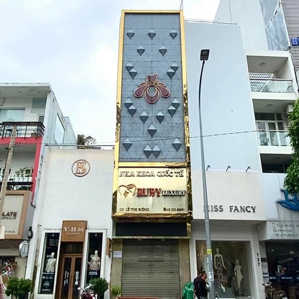 Bán nhà 135 Lê Thị Riêng, Phường Bến Thành, Quận 1