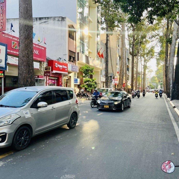 Bán nhà 106-108 Trần Quang Khải, P. Tân Định, Quận 1 chính chủ 