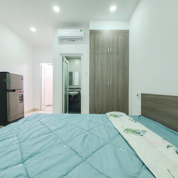 Bán tòa căn hộ dịch vụ đường 37 Tân Quy 7.5m x 19.2m doanh thu sinh lời 