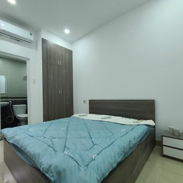 Bán tòa căn hộ dịch vụ đường 37 Tân Quy 7.5m x 19.2m doanh thu sinh lời 