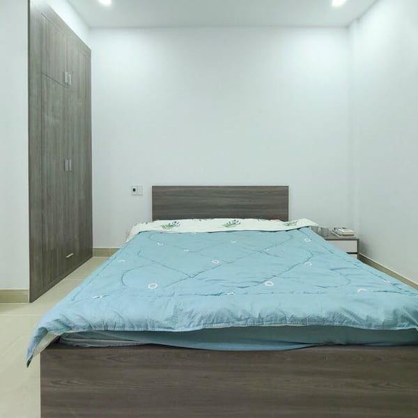 Bán tòa căn hộ dịch vụ đường 37 Tân Quy 7.5m x 19.2m doanh thu sinh lời 