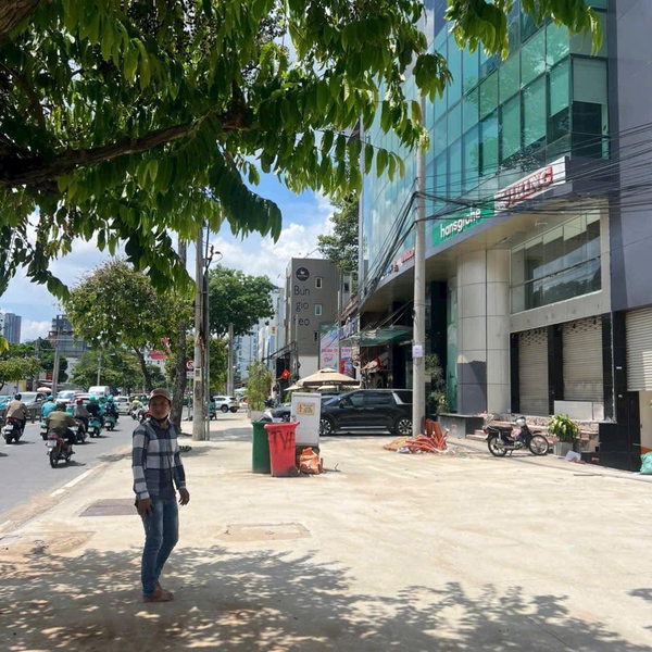 Bán nhà 123 CMT8, Phường Bến Thành, Quận 1