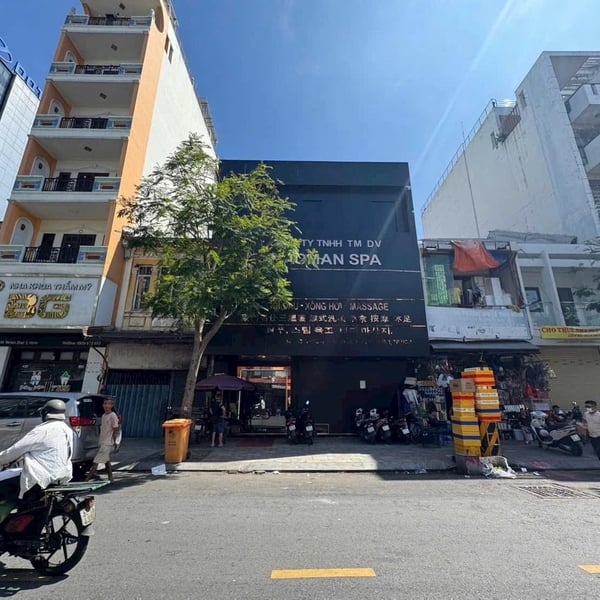 Bán nhà 10 - 12 đường Yersin, Phường Bến Thành, Quận 1