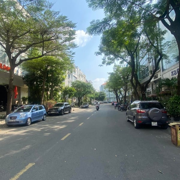 Đất đường số 2 - Phú Mỹ Hưng 12m x 18,5m