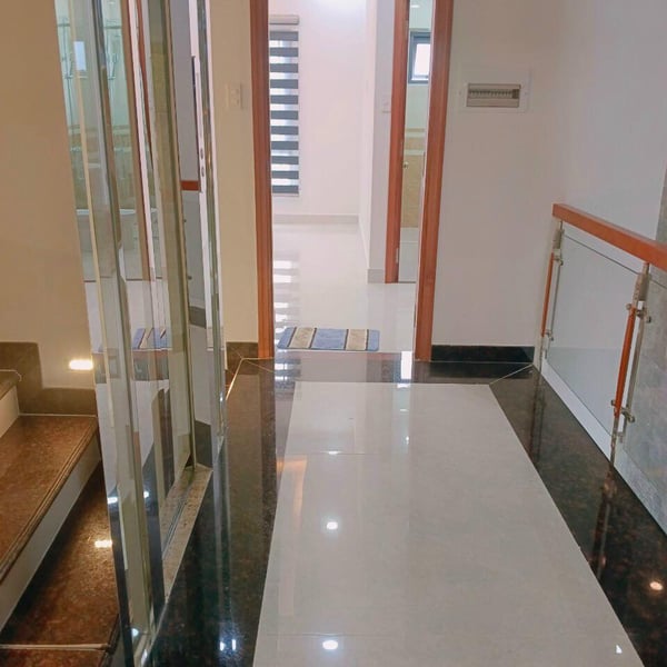 Nhà 5 tầng đường D1 KDC Phú Mỹ  Quận 7 có thang máy