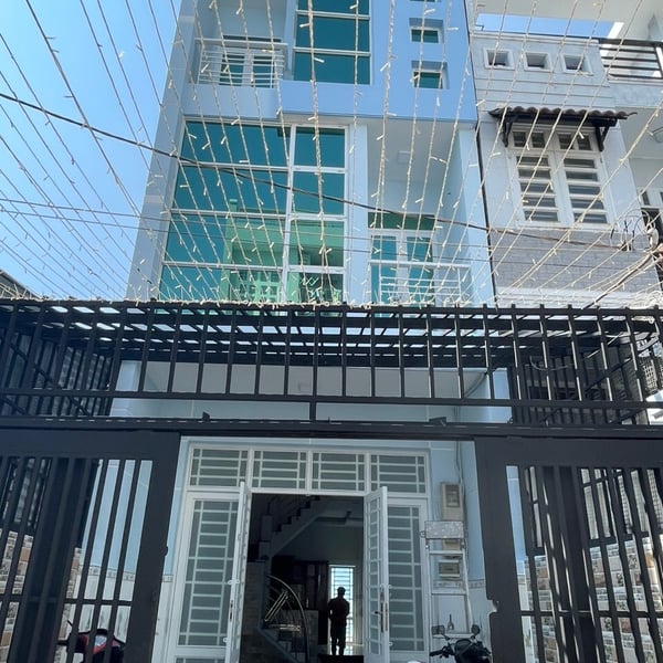 Nhà 3 tầng hẻm 1113 Huỳnh Tấn Phát Phú Thuận 4m x 18,54m