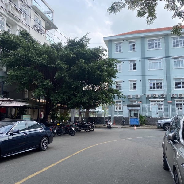 Nhà 5T Hưng Gia, Phú Mỹ Hưng 12m x 18m