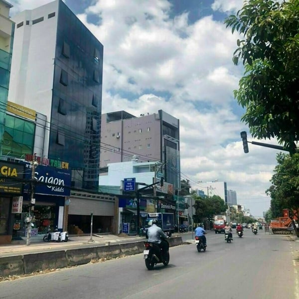 Nhà 2T mặt tiền Huỳnh Tấn Phát 7.2m x 35m nở hậu 9m