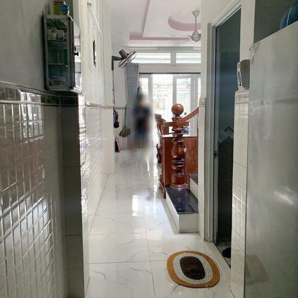 Nhà 2 tầng hẻm xe hơi 1135 Huỳnh Tấn Phát 