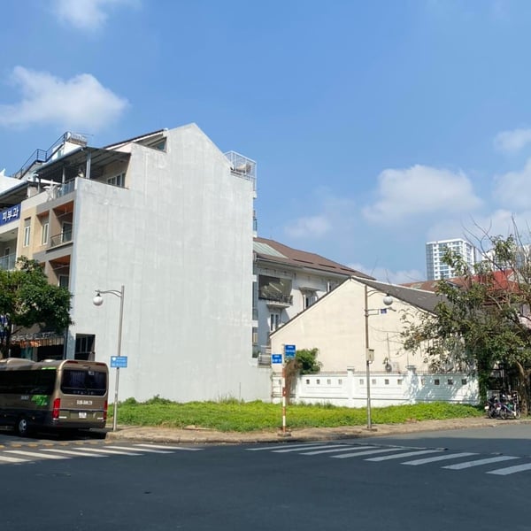 Đất 2 MT Hà Huy Tập & Phạm Văn Nghị 16m x 18m