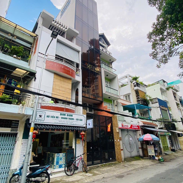 Bán nhà 73 đường số 3, cư xá Đô Thành, Quận 3.