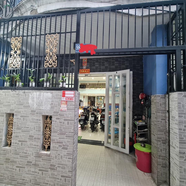 Kèo thơm ! Nhà 3T hẻm 98 Bùi Văn Ba, 4m x 15m 