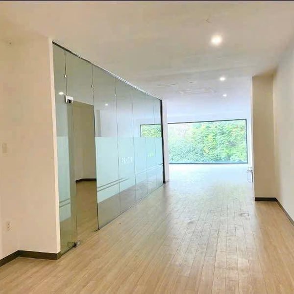 Nhà 5 tầng khu Kim Sơn Quận 7, Dt: 5m x 20m