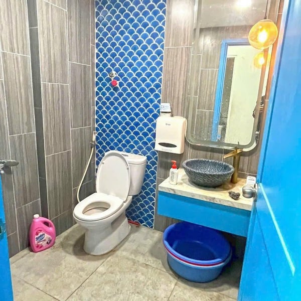 Nhà 5 tầng khu Kim Sơn Quận 7, Dt: 5m x 20m