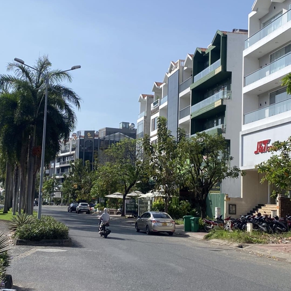 Nhà 6 tầng Hoàng Trọng Mậu - Him Lam 5m x 20m