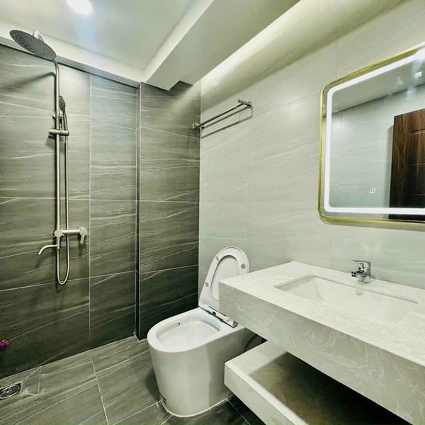 Nhà 5 tầng hẻm 749 Huỳnh Tấn Phát 4m x 16m,  thông sang hẻm 88 Nguyễn Văn Quỳ