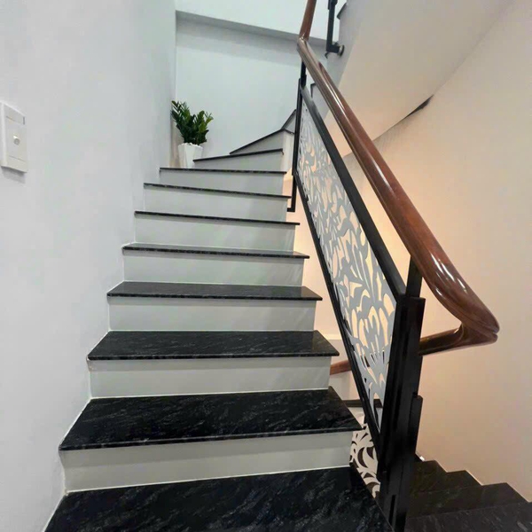 Nhà 3 tầng hẻm xe hơi 502 Huỳnh Tấn Phát, Phường Bình Thuận 