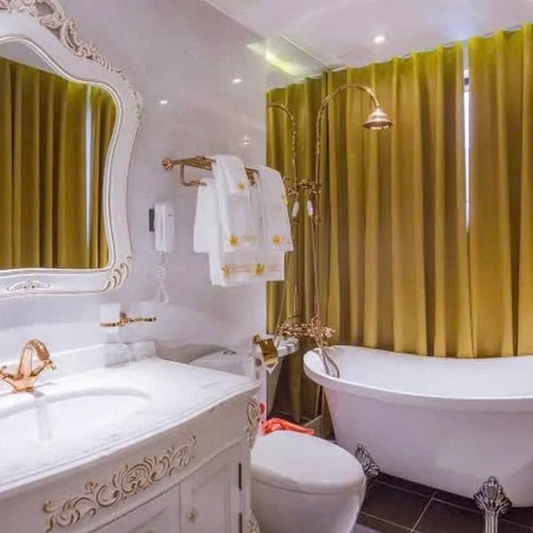 Cho thuê góc 2 mặt tiền Lê Văn Thiêm & Bùi Bằng Đoàn, Khu Hưng Phước 3, Phú Mỹ Hưng, Quận 7