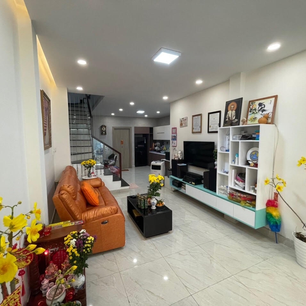 Nhà 2T mt đường số 49 , bình thuận , 3.5m  x 19.5m nở hậu 5.2m