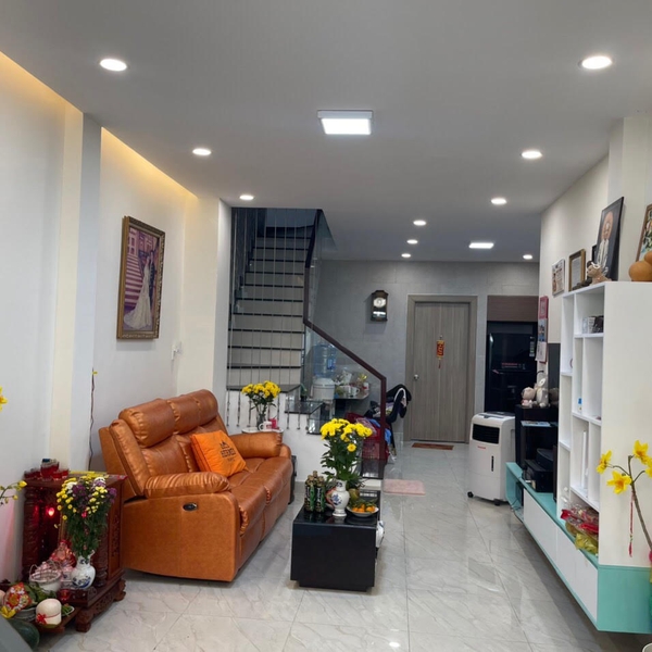 Nhà 2T mt đường số 49 , bình thuận , 3.5m  x 19.5m nở hậu 5.2m